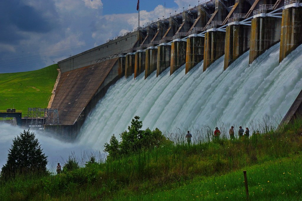 Estudo de caso: monitoramento de barragem com piezômetros e inclinômetros